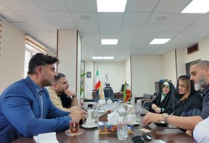 آزادی ۱۶ زندانی جرائم غیرعمد با کمک هنرمند محبوب کشور علیرام نورایی به یاد مادرش
