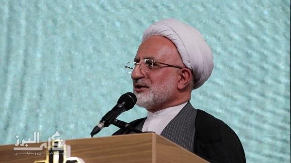 تجليل مشاور وزیر اقتصاد از بانک کشاورزی به‌عنوان دستگاه برتر در ترویج فرهنگ ایثار و شهادت در بزرگداشت حماسه خرمشهر